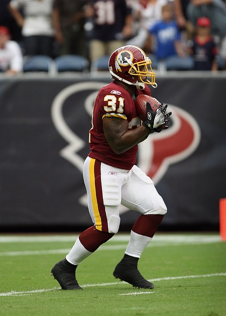 德佩荷兰队史自然年客场进球数第2，仅次于范巴斯滕