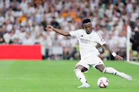 TA：多家豪门关注小将斯密特，阿尔克马尔对其估价约6000万欧